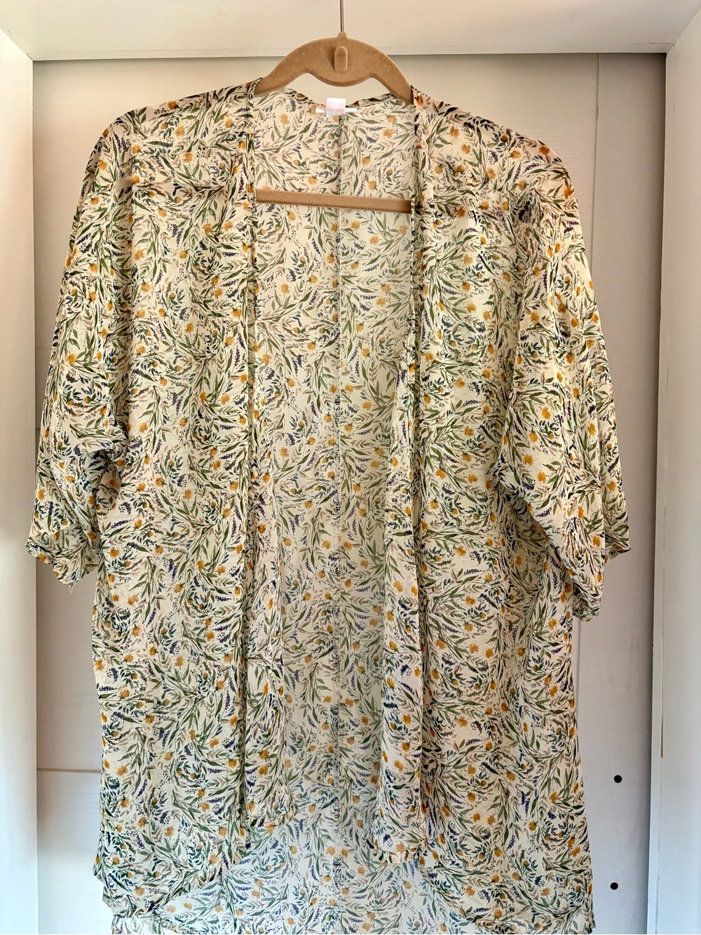 LuLaRoe Floral Print kimono in Cream, Green, Yellow